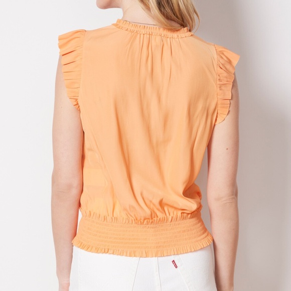 Evereve Brynlee Smocked Satin Top - Picture 4 of 14